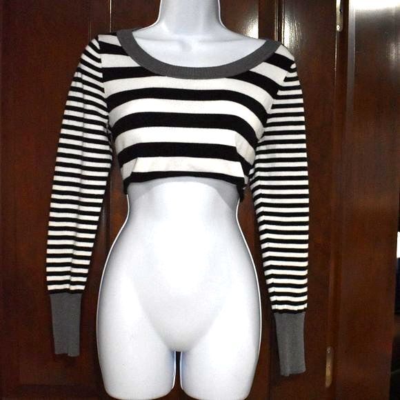 Striped Cropped Long Sleeve Sweater Size Small Soft Comfy - Picture 9 of 10